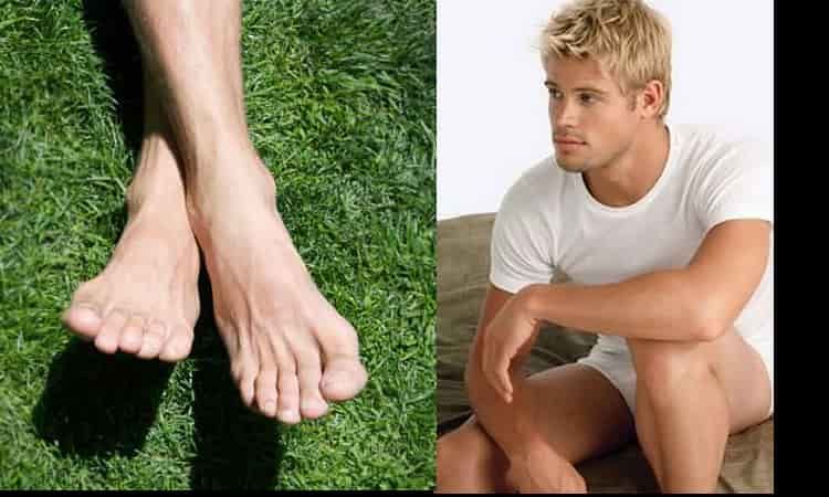 Trevor Donovan caldo e piedi