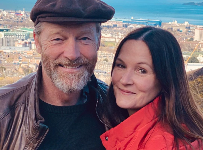 Iain Glen és Charlotte Emmerson
