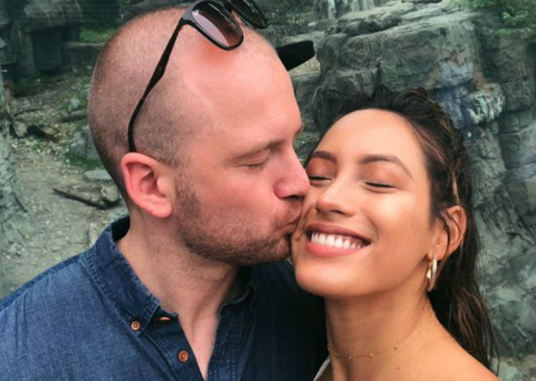 Natasha Matinez และ Sean Evans