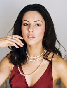   Annet Mahendru Bio, Wiki, Alder, Familie, Kone, Skuespillerinne, Lønn og Nettoformue