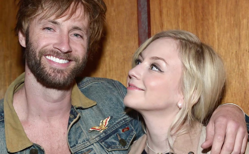 Emily Kinney và Paul McDonald