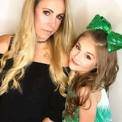   Tiffany Rockelle Bio, Wiki, Alter, Ehemann, Sohn, Piper Rockelle und Vermögen