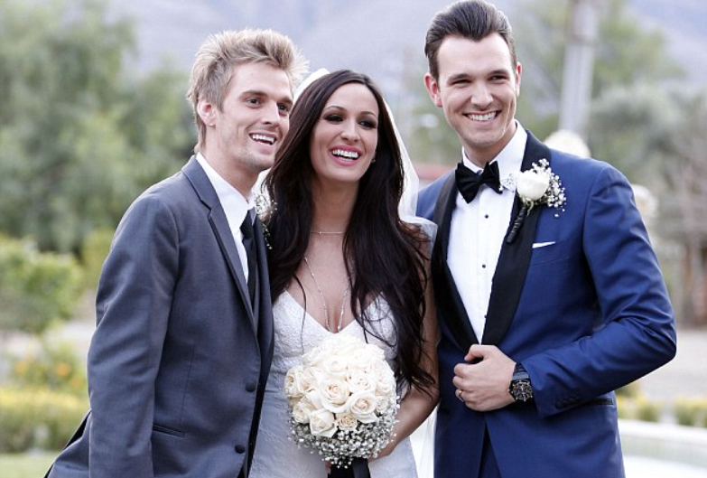 Angel Carter con su esposo y su hermano gemelo