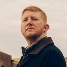   Lee Carter Biografía, wiki, edad, altura, esposa, carrera política, valor neto y champán