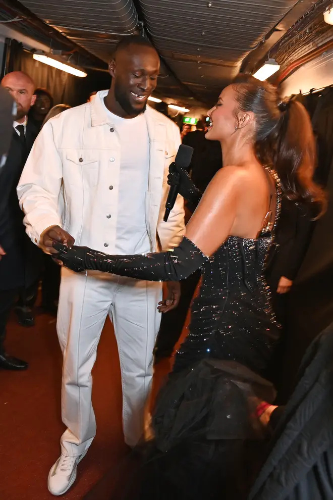   Maya Jama et Stormzy ont partagé un moment adorable aux Fashion Awards.