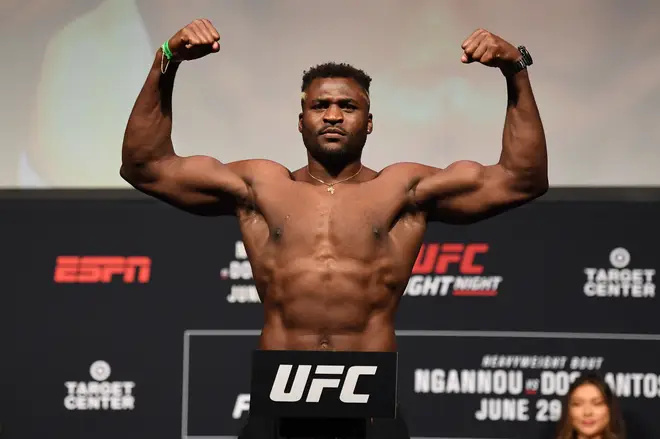   ガヌーはUFCチャンピオンです。