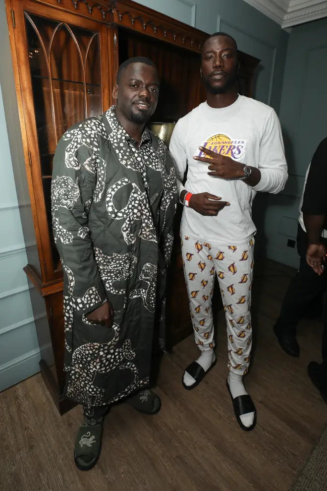 Harry (derecha) con el actor Daniel Kaluuya.