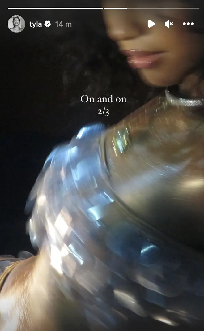  Tyla bunu Instagram'da paylaştı.