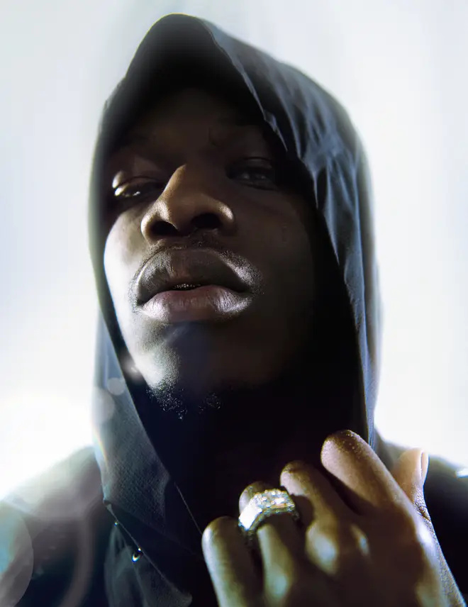  J Hus pornește într-un turneu spre sfârșitul anului 2023.