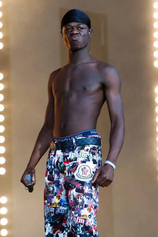 J Hus 带着他的第三张专辑回归。
