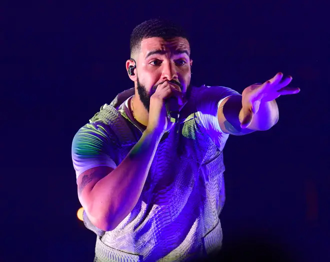   Drake ในคอนเสิร์ตในแอตแลนตา จอร์เจีย