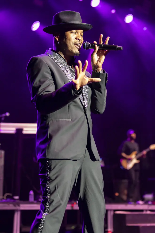 Ne-Yo actuant a Califòrnia la setmana passada.