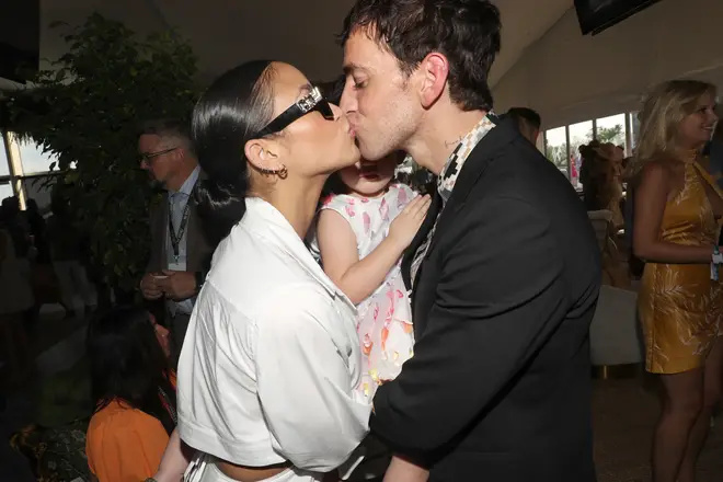  Cassie ve kocası Alex Fine.
