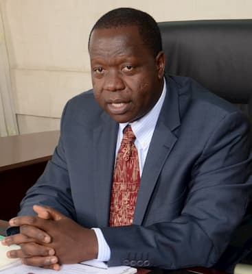Fred Matiang' i Photo