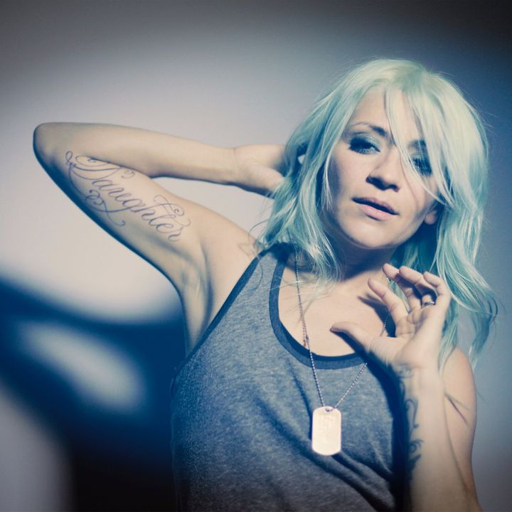 Foto Lacey Sturmovej