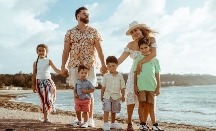 Danny Gokey a családjával