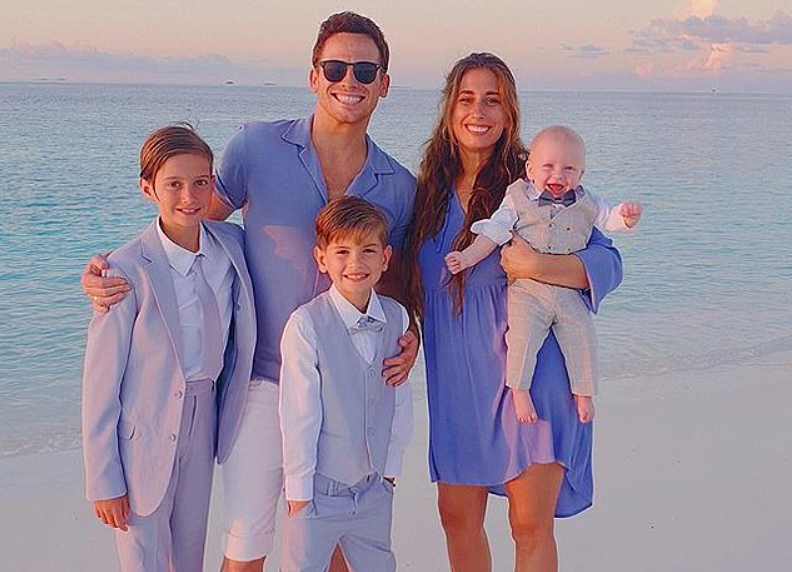 Stacey Solomon et Joe avec leurs enfants